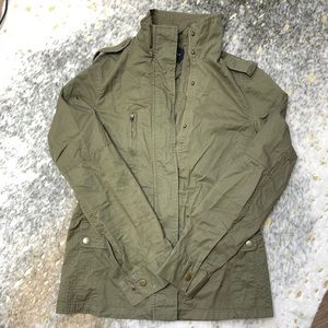 Anorak cargo jacket in olive